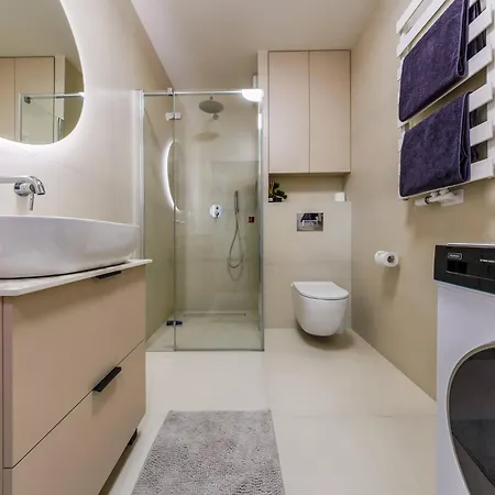 Aurora Premium Apartment- Centre, Free Parking By Staynest Appartamento *