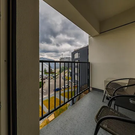 Aurora Premium Apartment- Centre, Ac, Free Parking By Staynest *