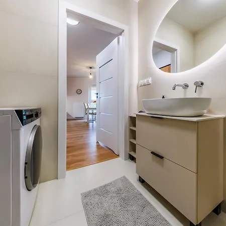 Daire Aurora Premium Apartment- Centre, Ac, Free Parking By Staynest Rzeszow